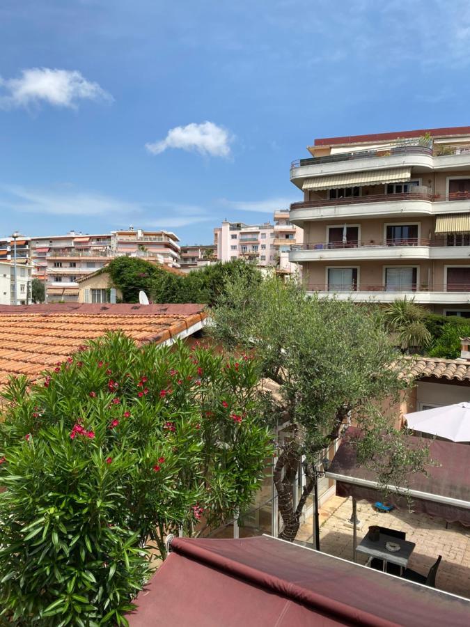 Hôtel Le Derby terrasse et parking Cagnes-sur-Mer Eksteriør bilde